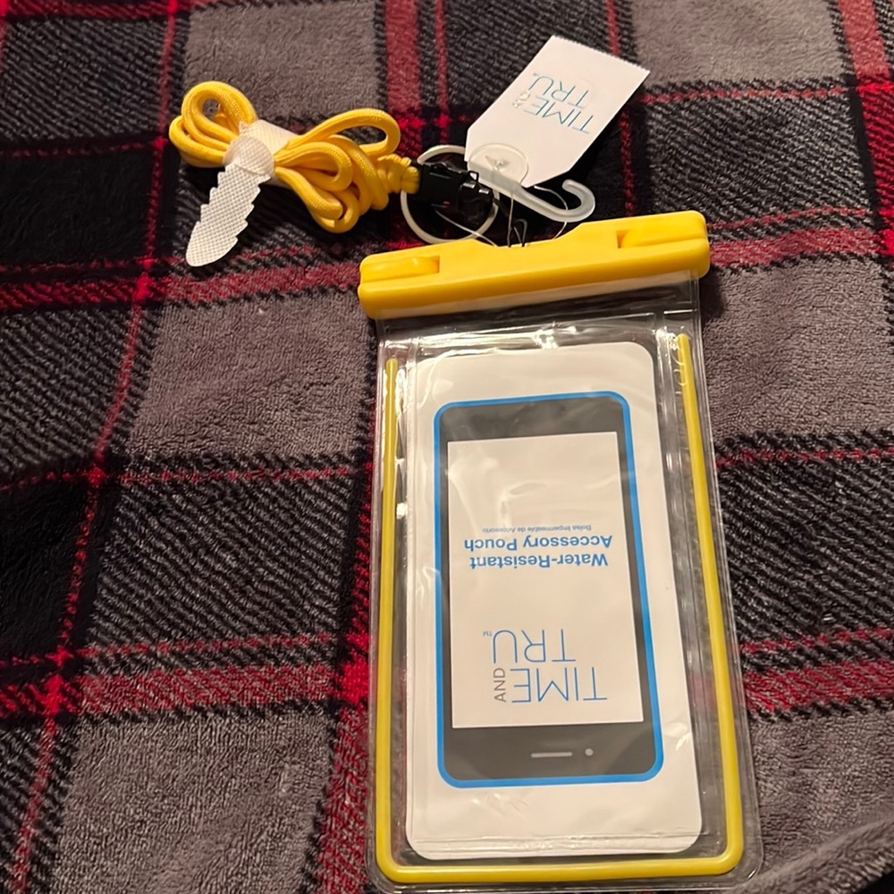 NWT water resistant phone pouch
